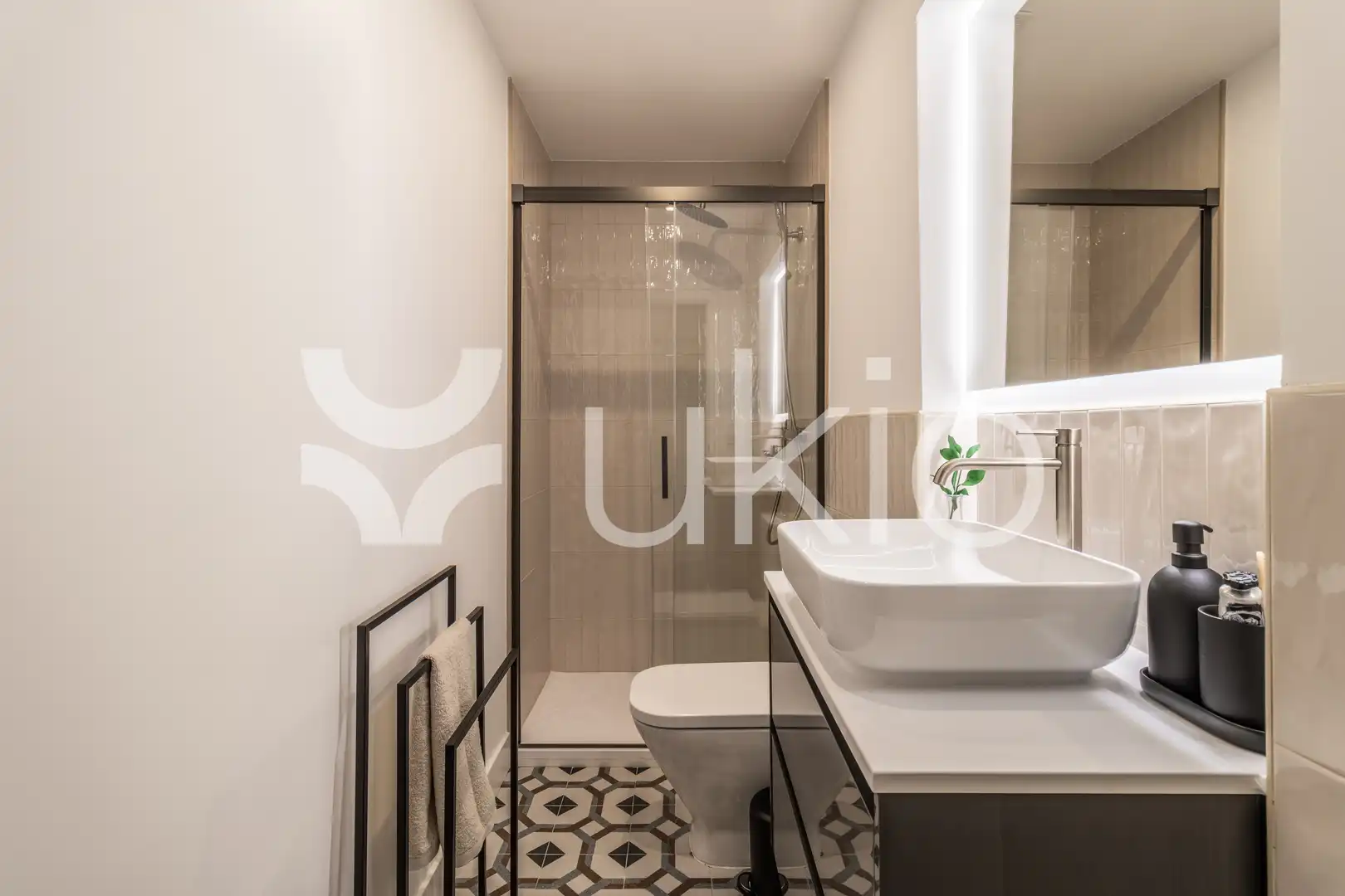 Baño de Apartamento de alquiler en Madrid con Aire acondicionado, Calefacción y Amueblado