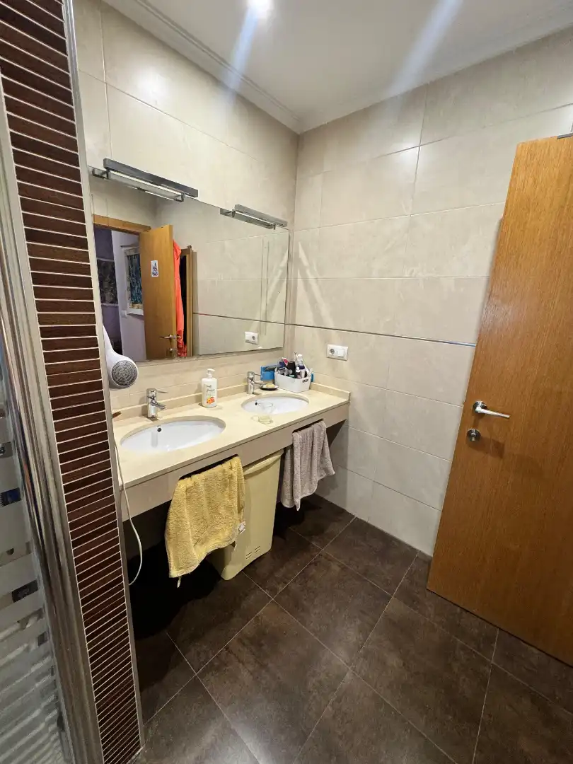 Bathroom of Flat for sale in Valencia  with Parquet flooring and Terrace