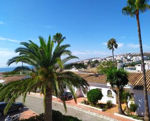 Vista exterior de Casa o xalet en venda en Manilva amb Aire condicionat i Terrassa