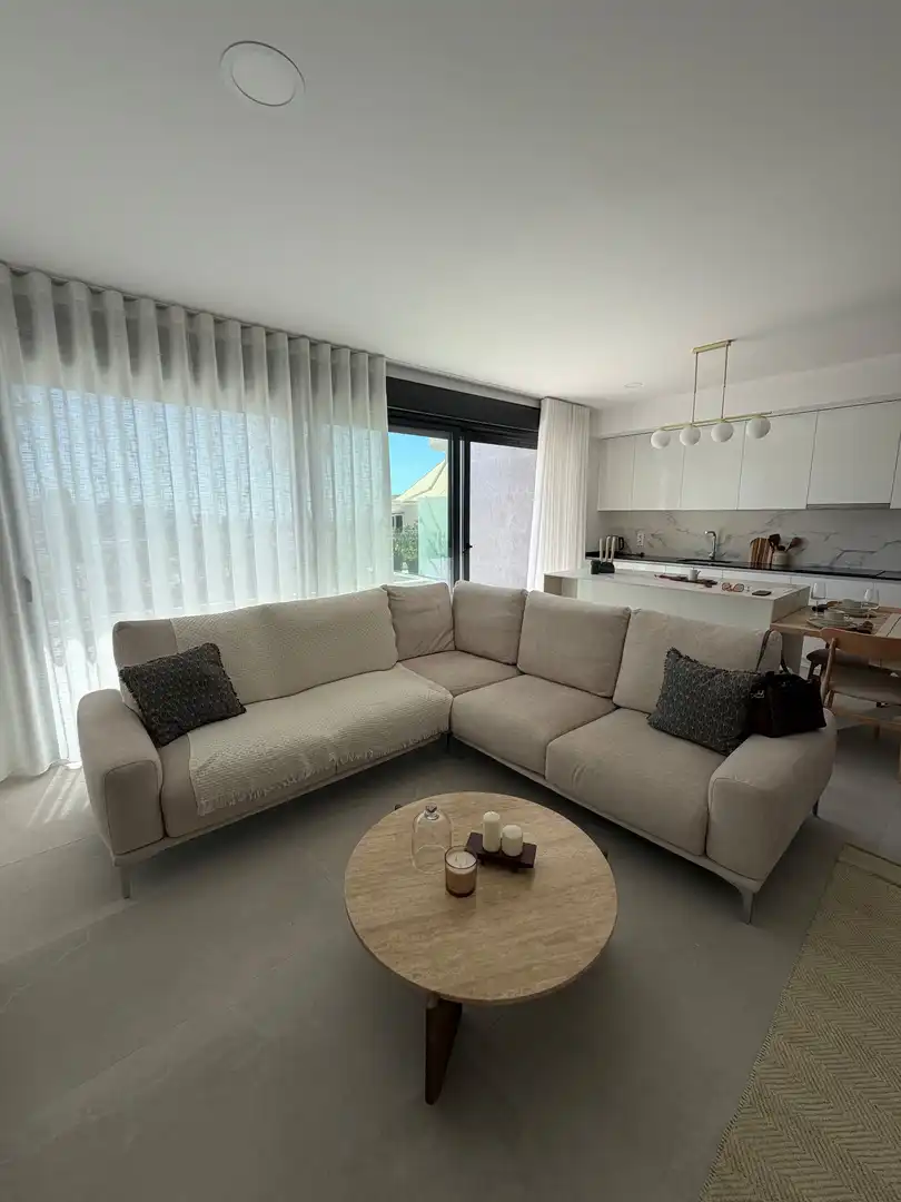 Sala d'estar de Pis de lloguer en Finestrat amb Aire condicionat, Calefacció i Jardí privat