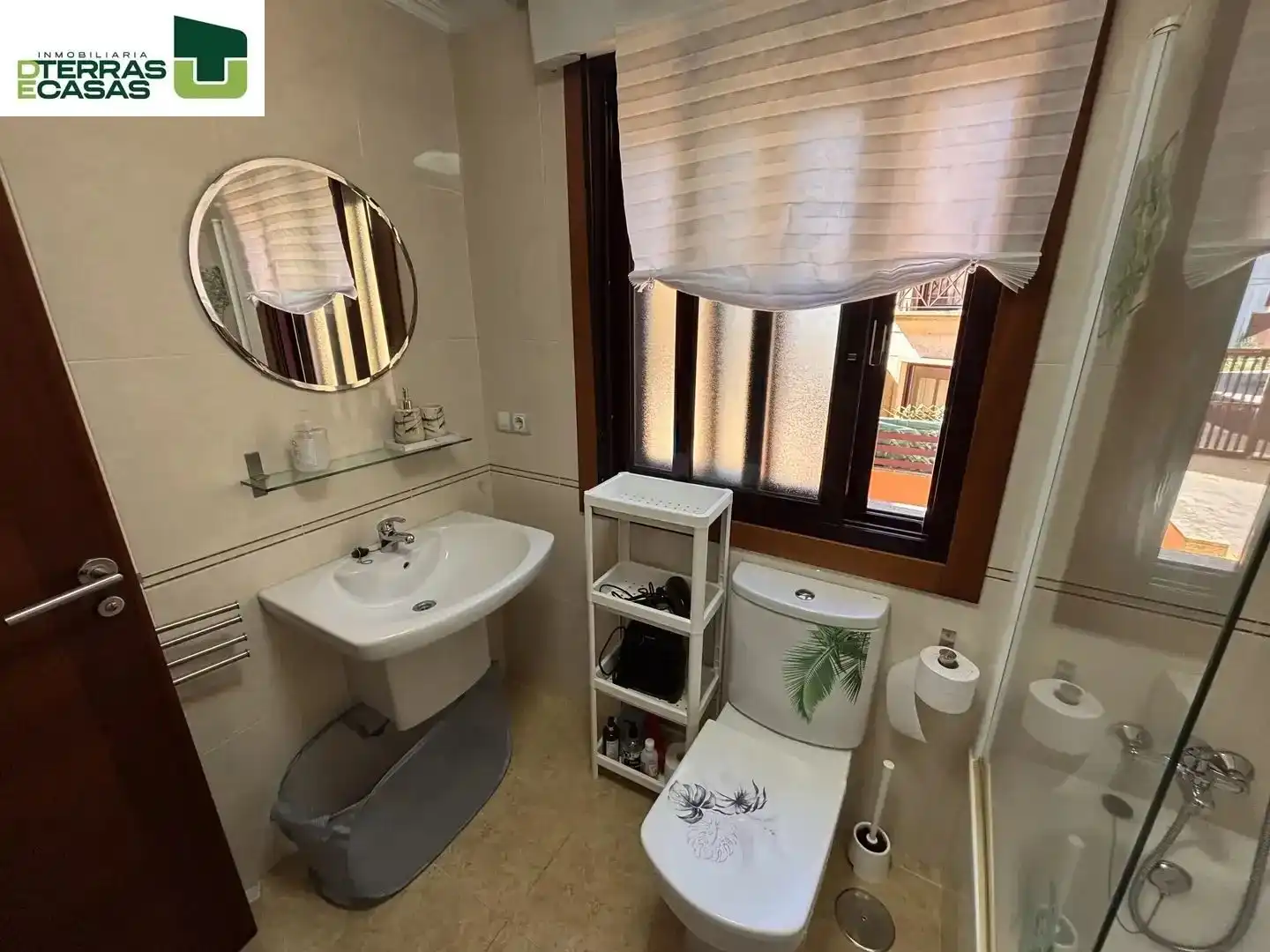 Baño de Piso en venta en O Grove   con Aire acondicionado, Terraza y Trastero