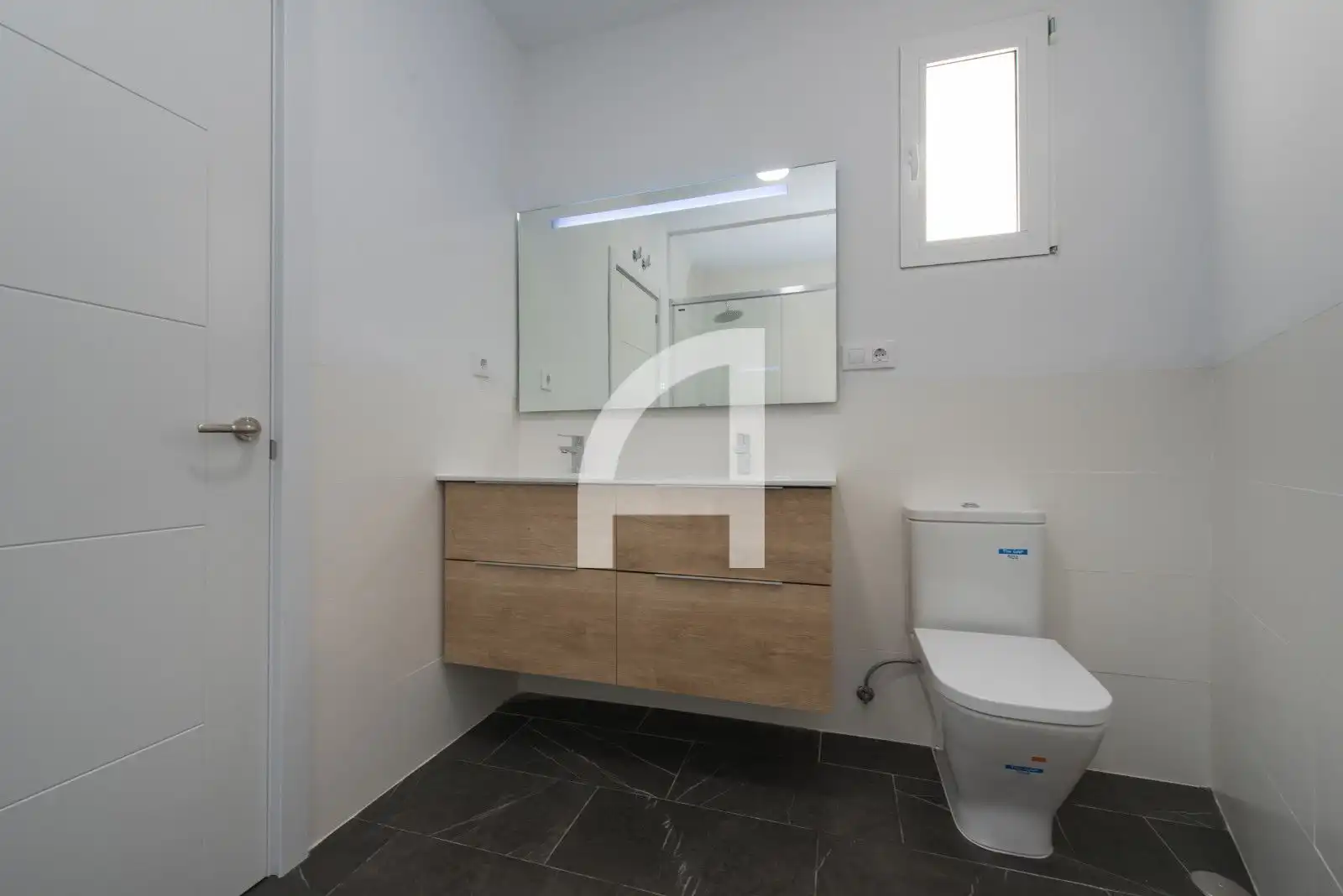 Bathroom of Attic for rent in Madrid  with Air Conditioner, Heating and Terrace
