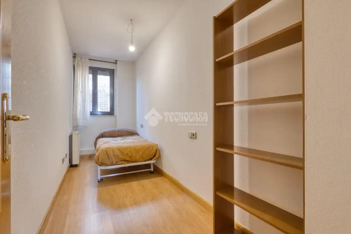 Habitación de Piso en venta en Arapiles con Calefacción, Trastero y Balcón