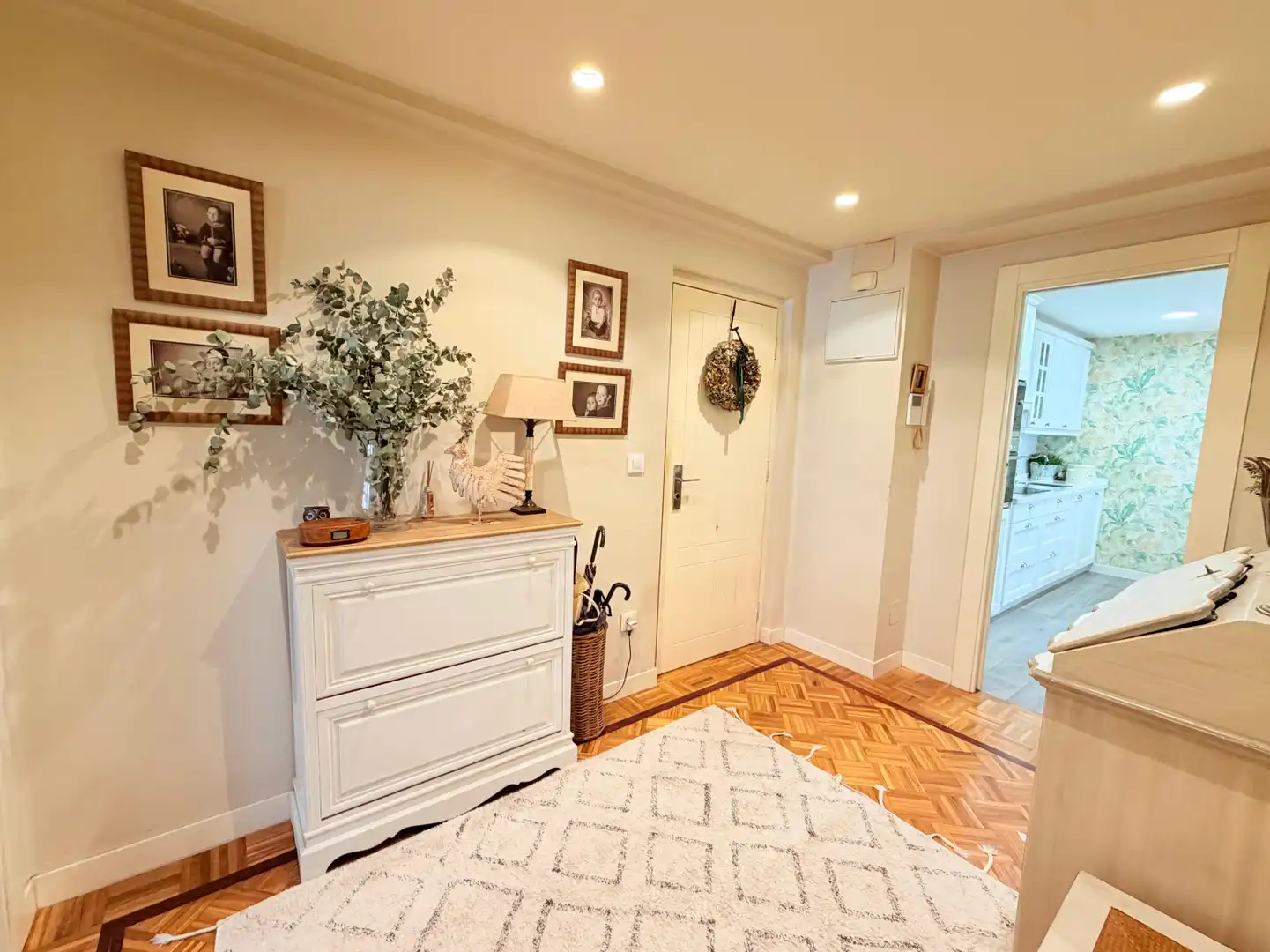 Wohnung zum Verkauf in Avilés mit Heizung, Terrasse und Möbliert