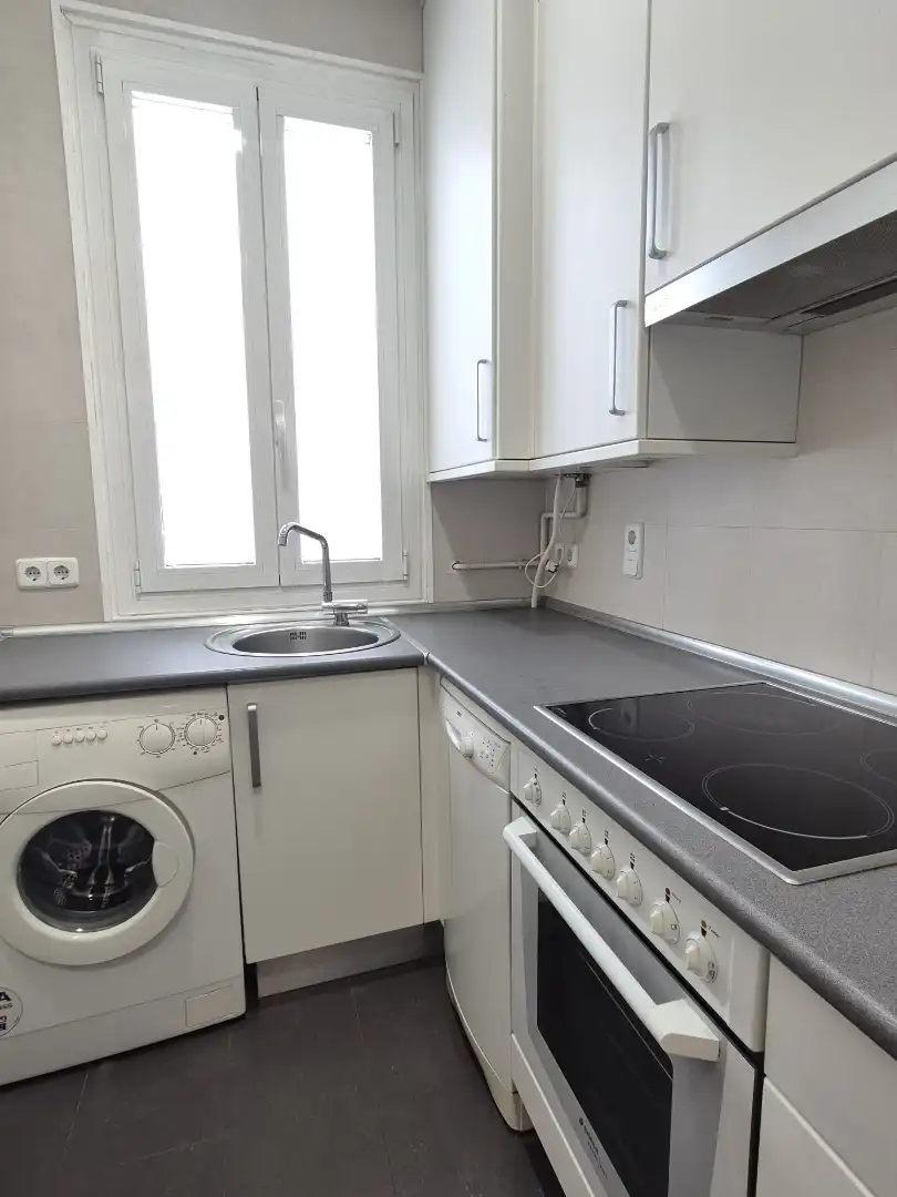 Cuina de Apartament de lloguer en Madrid amb Aire condicionat, Calefacció i Parquet