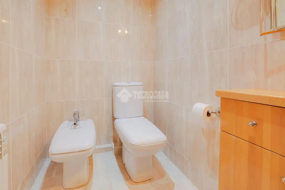 Baño de Piso en venta en Barcelona con Calefacción y Balcón