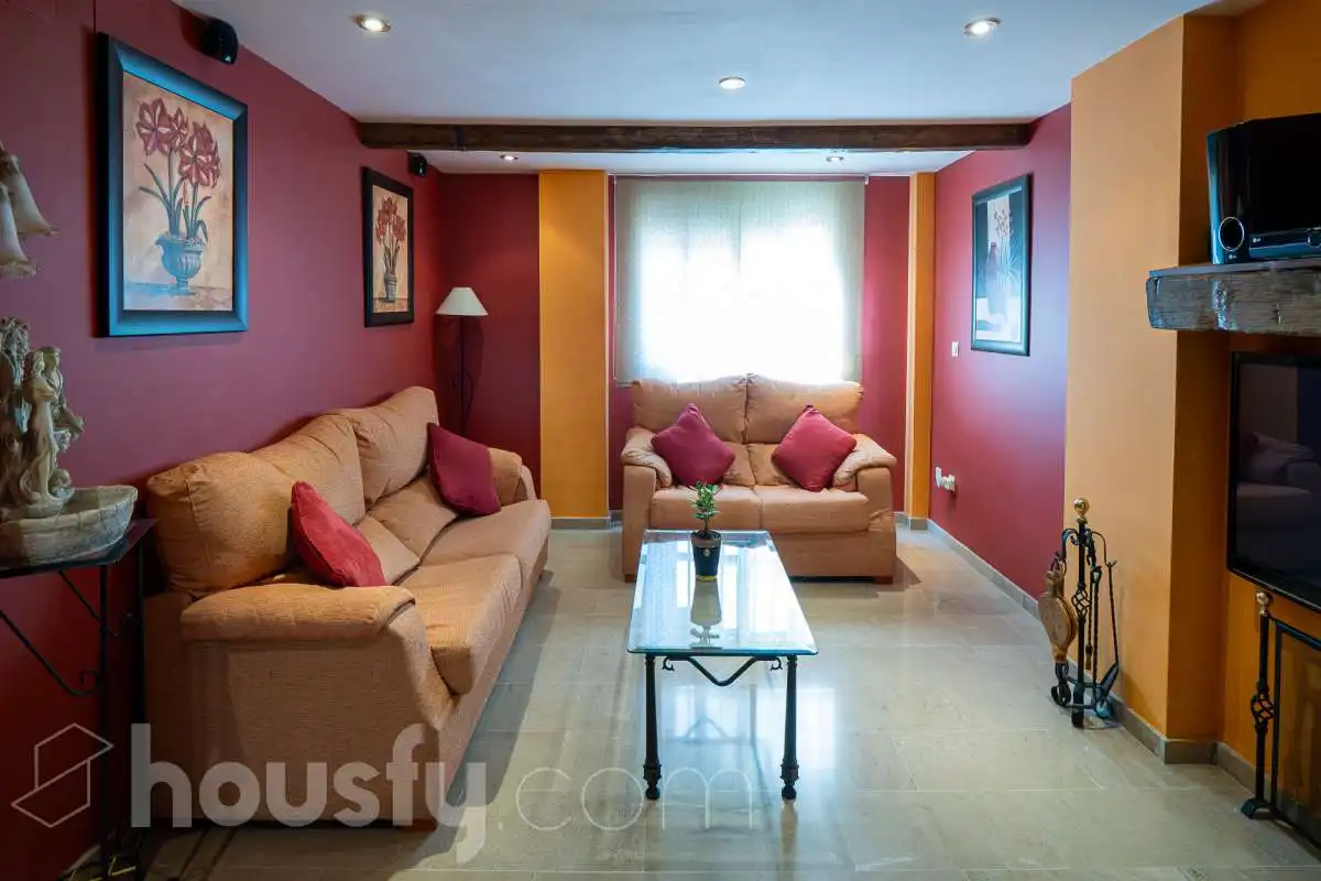 Houses for sale in Calle Atlántida, Alcorrín