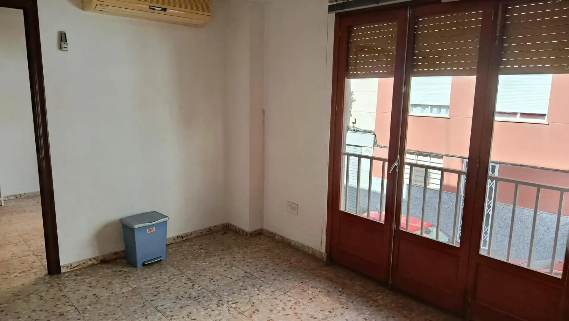 Habitación de Oficina de alquiler en Elche / Elx con Aire acondicionado