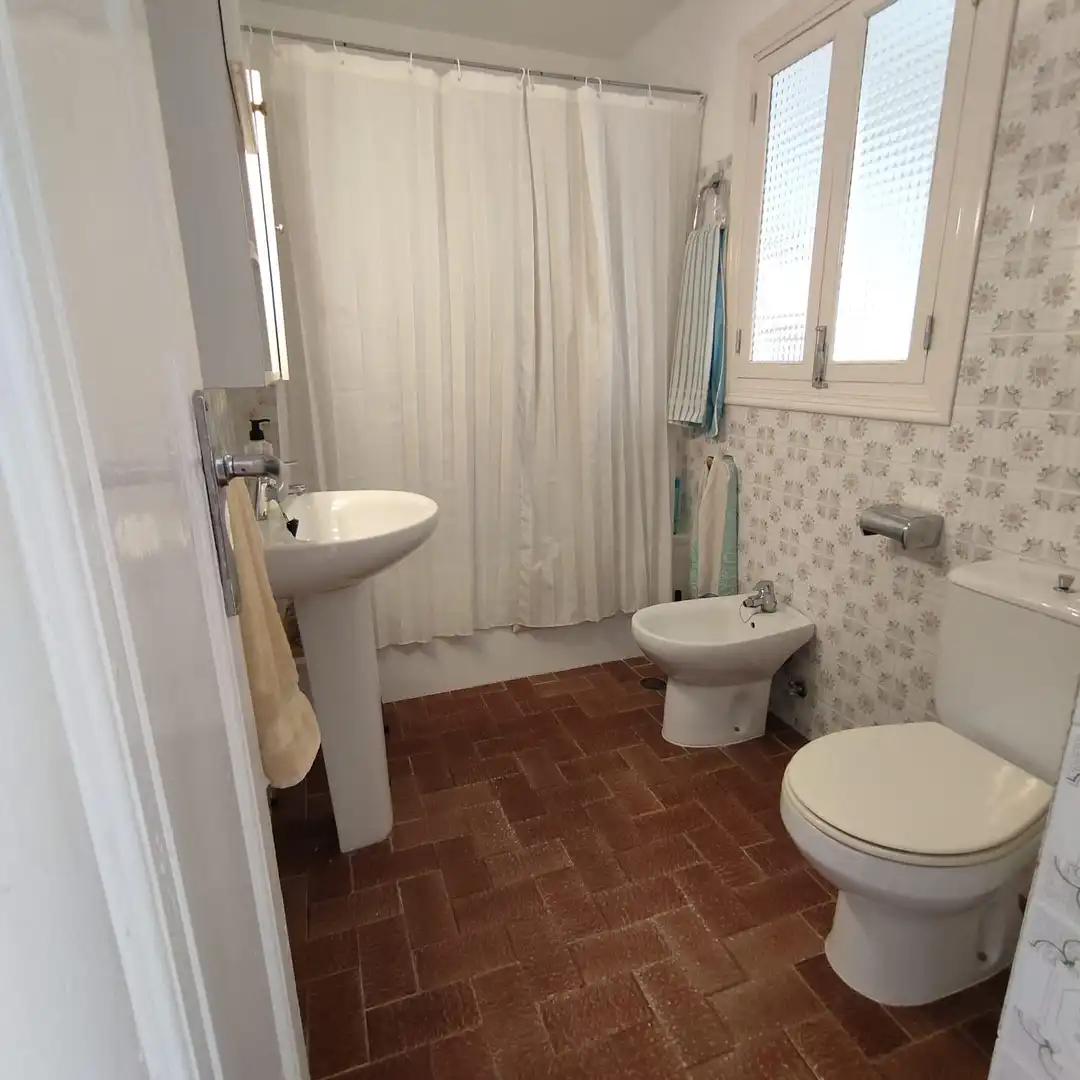Bathroom of Houses for sale in Cuevas Bajas  with Air Conditioner, Terrace and Storage room