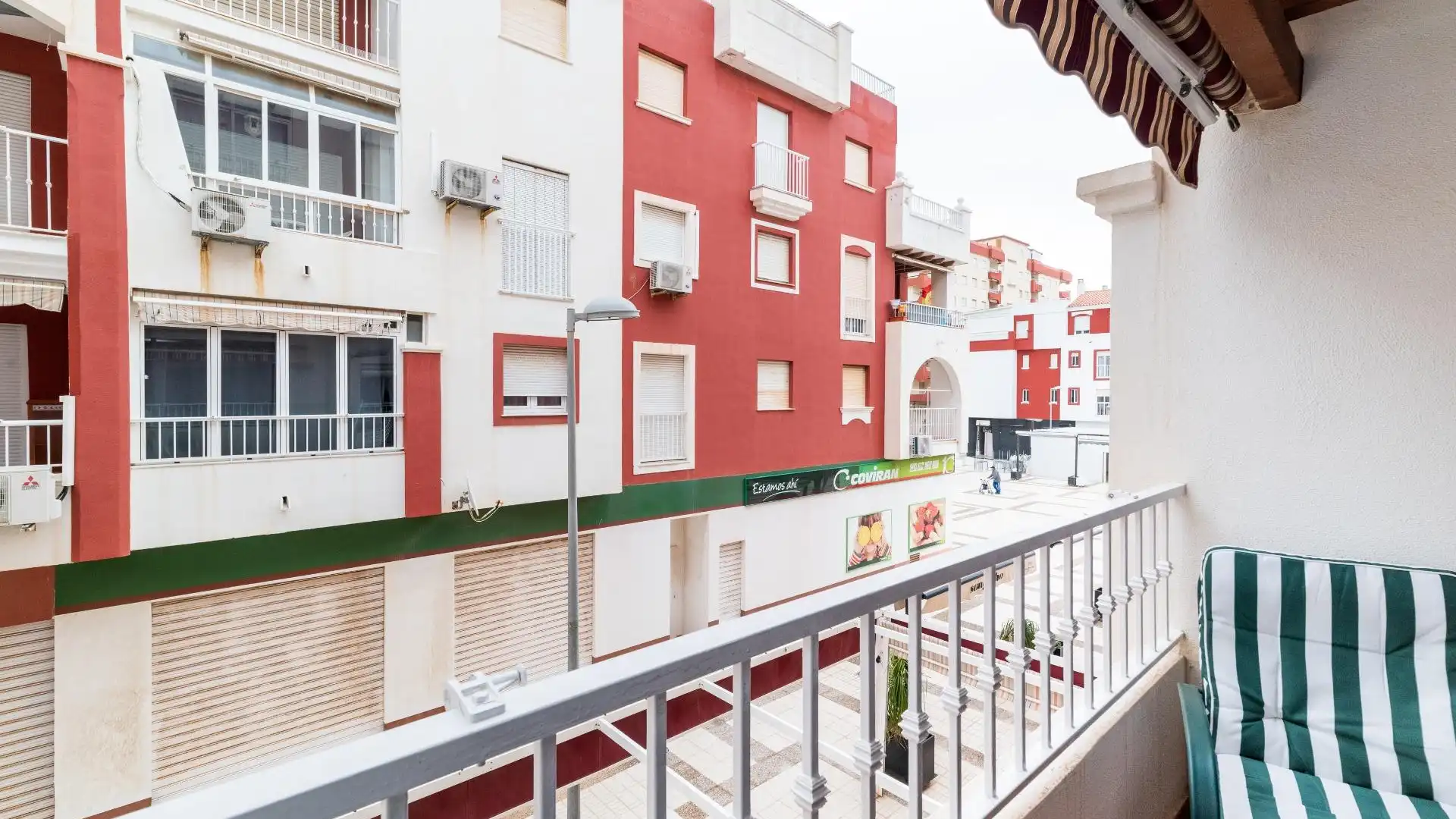 Vista exterior de Piso en venta en Motril con Terraza y Balcón