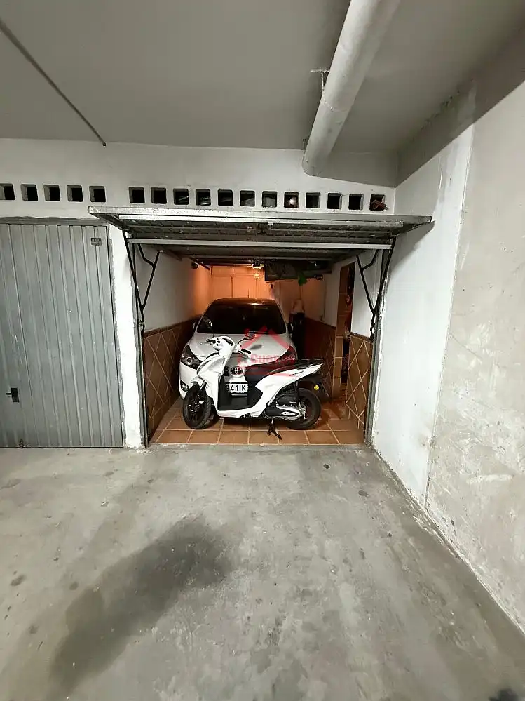 Aparcament de Apartament en venda en Vélez-Málaga amb Jardí privat, Terrassa i Piscina