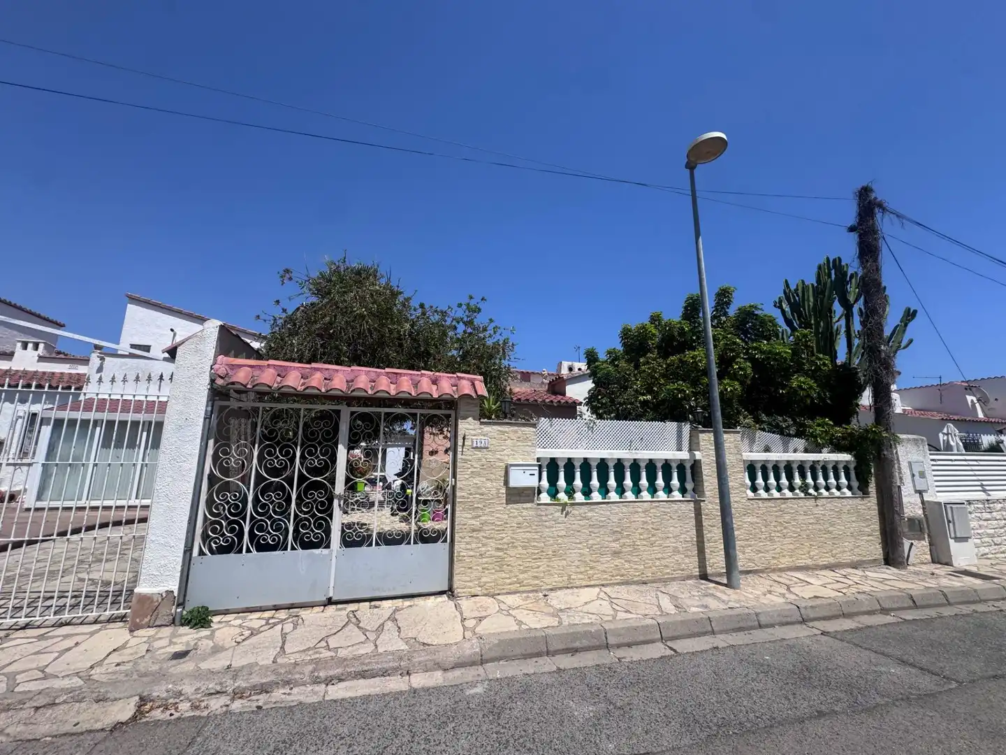 Vista exterior de Casa o xalet en venda en Cambrils amb Jardí privat, Terrassa i Traster