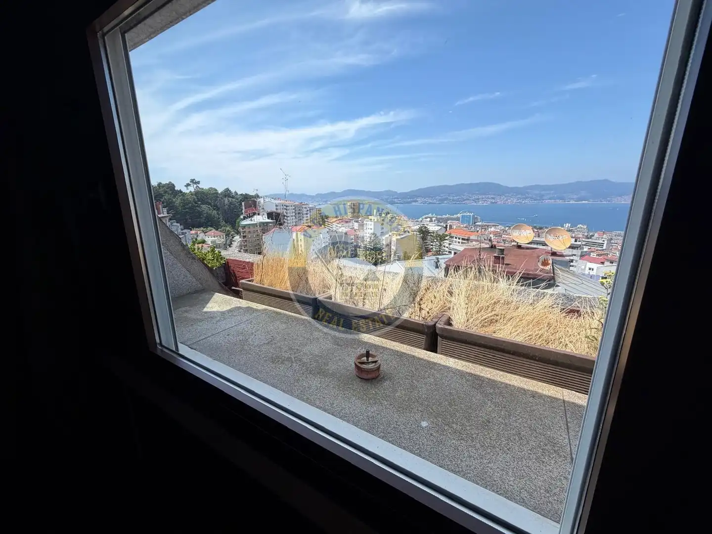 Terrasse von Dachboden zur Miete in Vigo  mit Heizung, Parkett und Terrasse