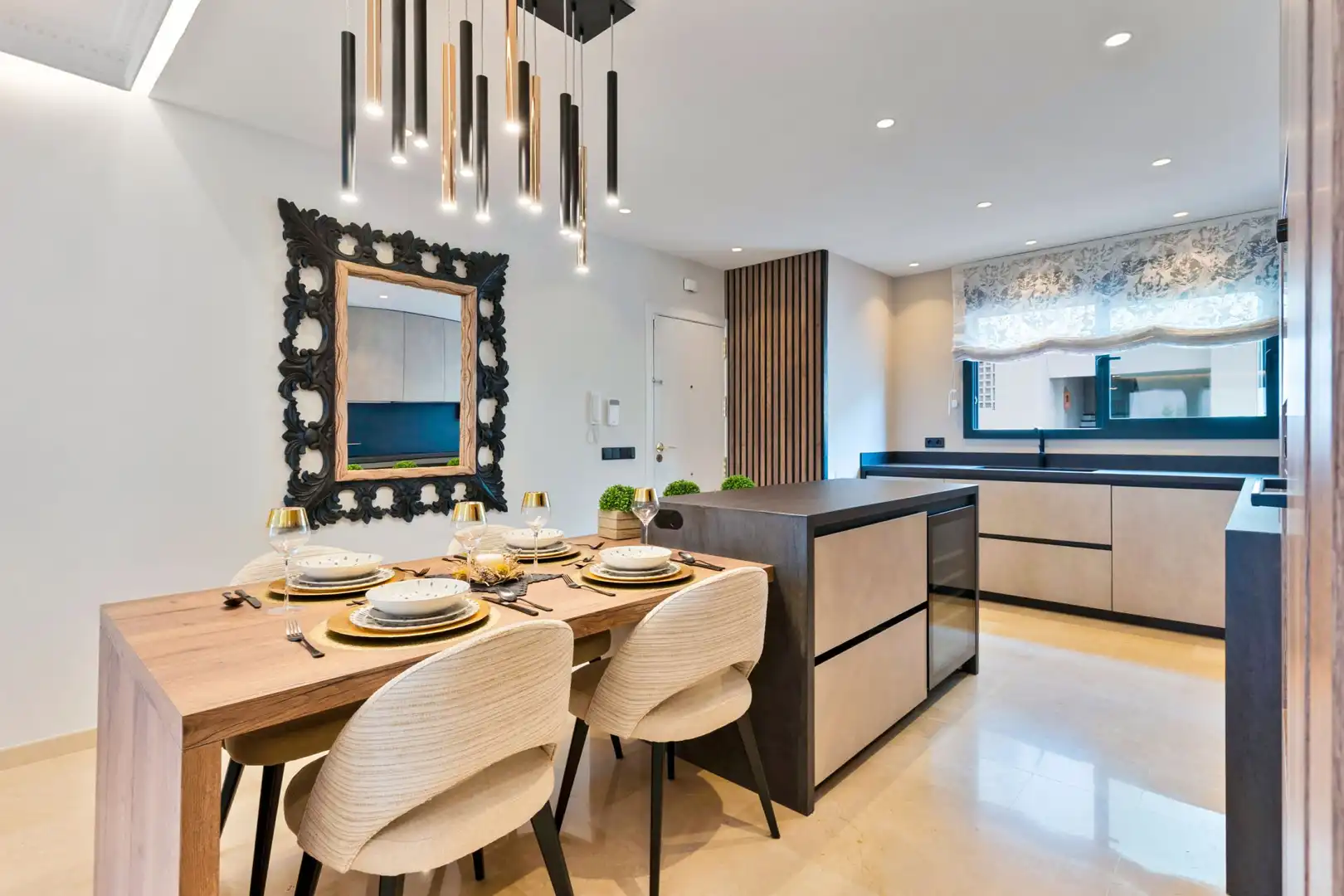 Dining room of Attic for sale in Marbella  with Air Conditioner, Terrace and Furnished
