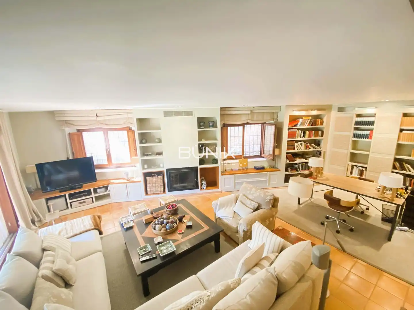 Sala d'estar de Casa o xalet en venda en Torrent (Girona) amb Aire condicionat, Calefacció i Terrassa