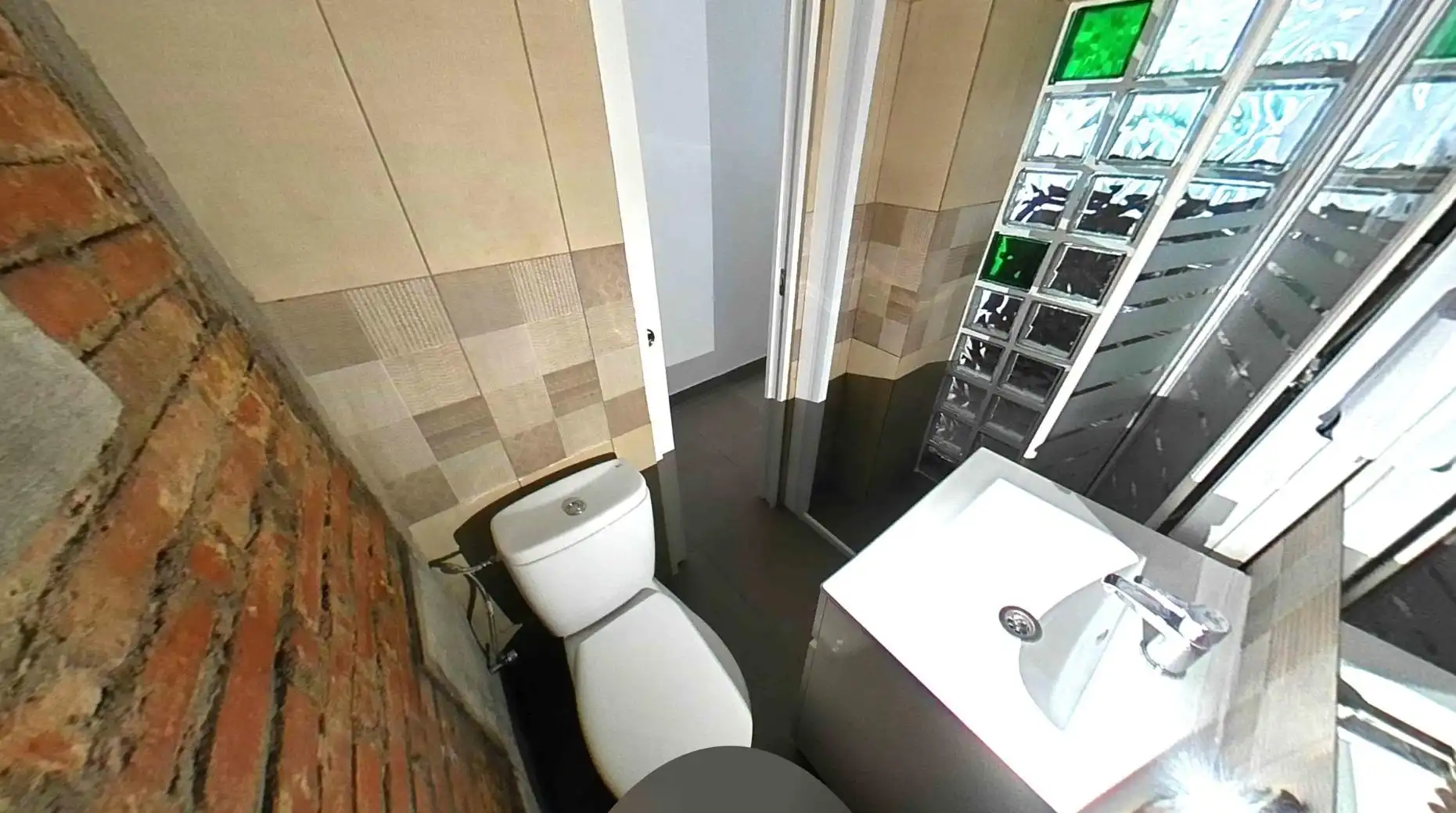 Badezimmer von Erdgeschoss zum Verkauf in Barcelona