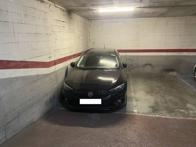 Garaje en Venta en Arago en Sagrada Família