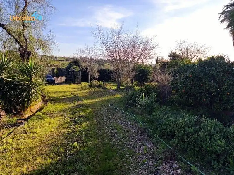 Country house zum Verkauf in Villanueva del Fresno mit Klimaanlage und Alarm