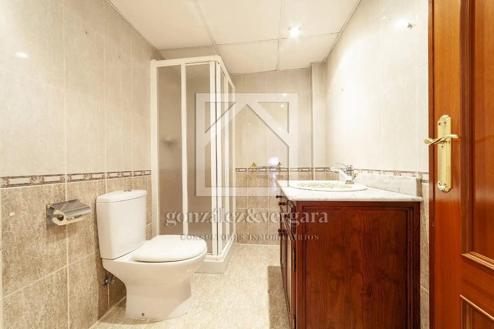 Baño de Piso en venta en Valencia con Aire acondicionado, Calefacción y Terraza