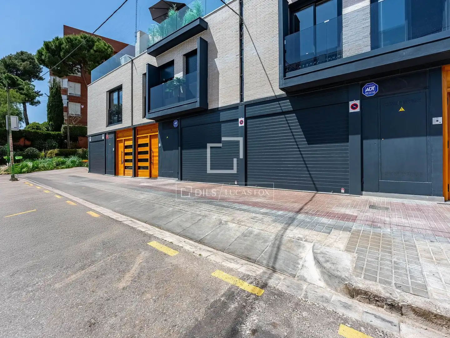 Vista exterior de Casa o xalet de lloguer en Esplugues de Llobregat amb Aire condicionat, Calefacció i Parquet