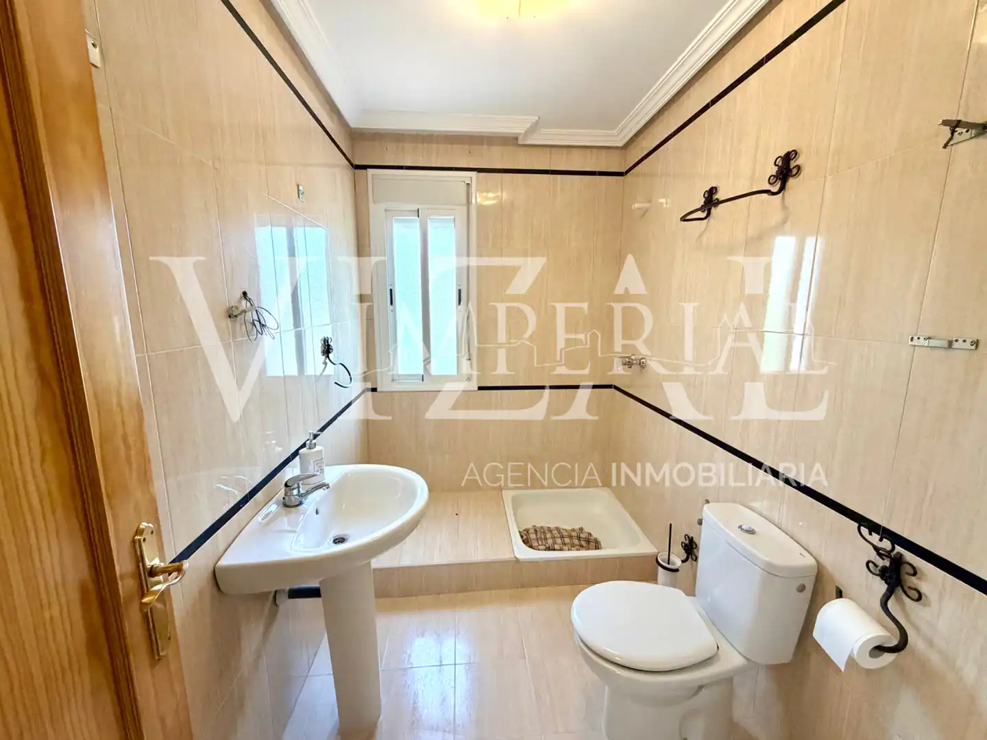 Bany de Casa o xalet en venda en Barcience amb Aire condicionat, Calefacció i Jardí privat