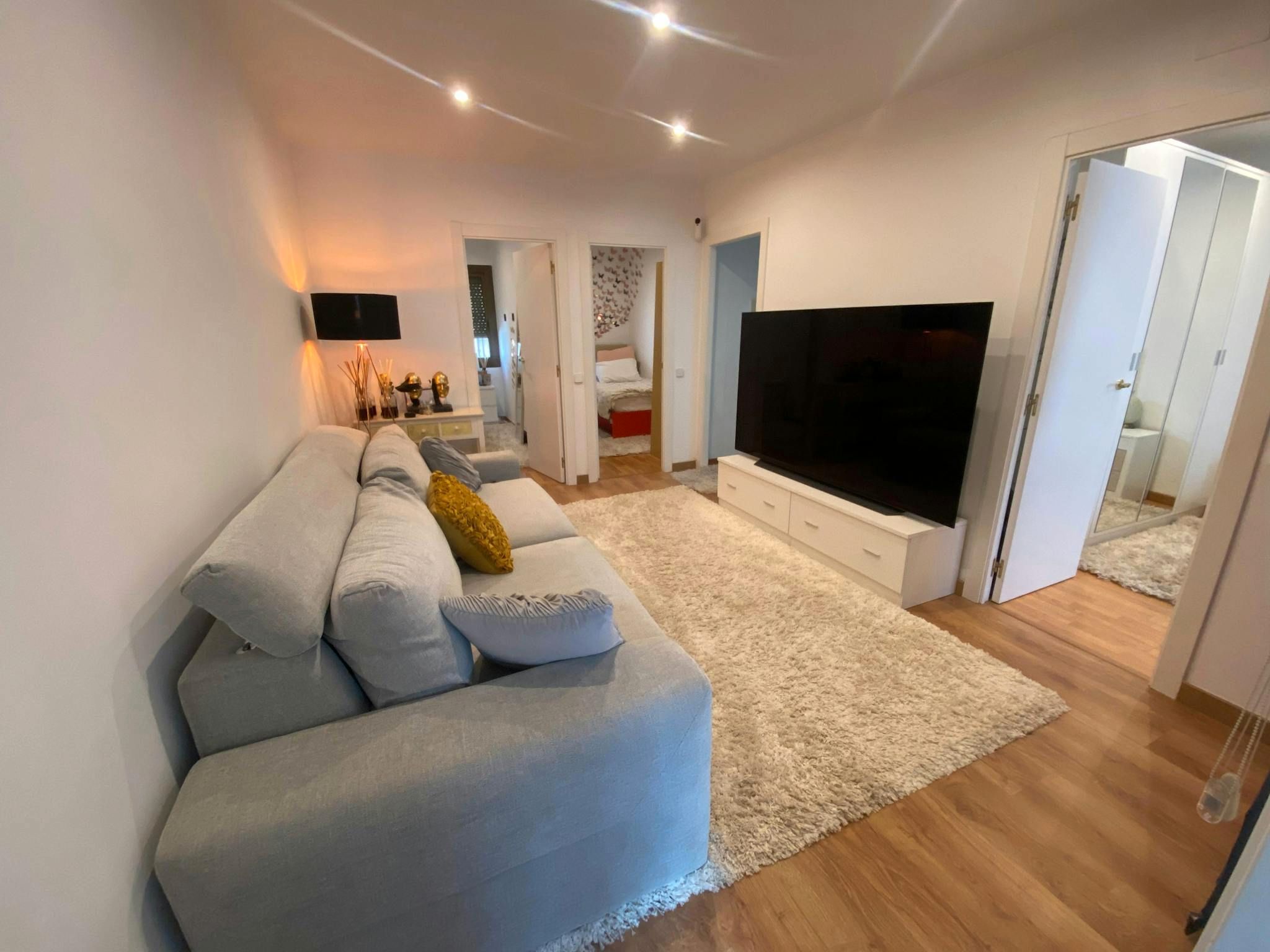 Sala de estar de Piso de alquiler en L'Hospitalet de Llobregat con Aire acondicionado, Calefacción y Amueblado