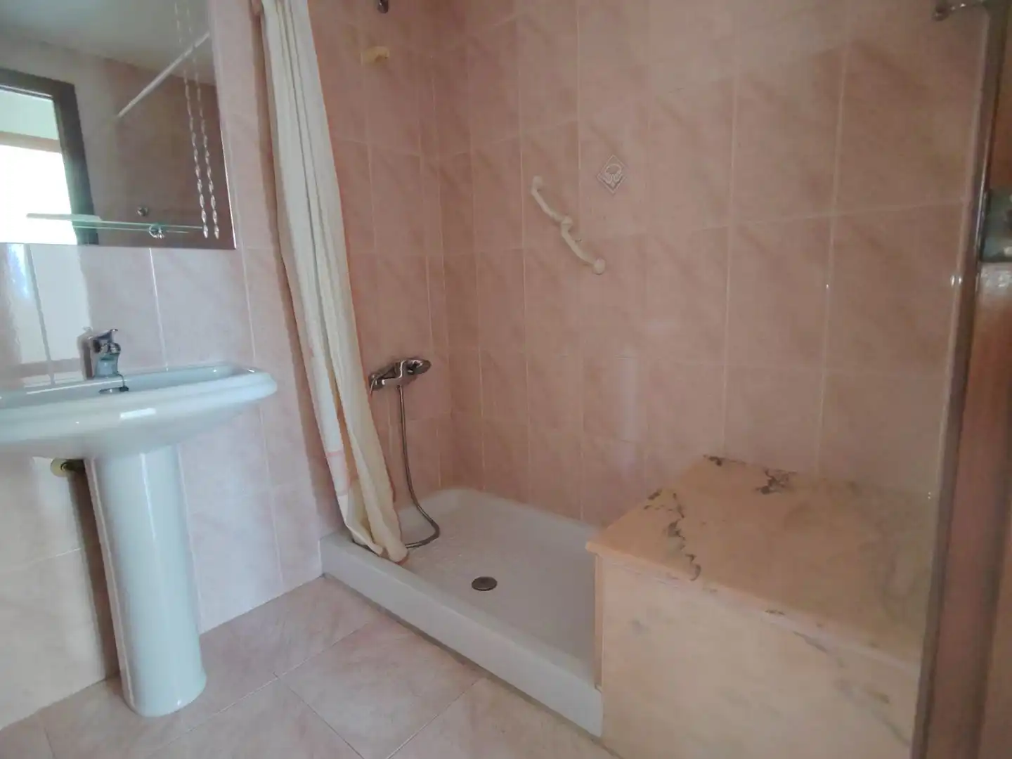 Baño de Piso en venta en Barcelona con Calefacción, Terraza y Balcón