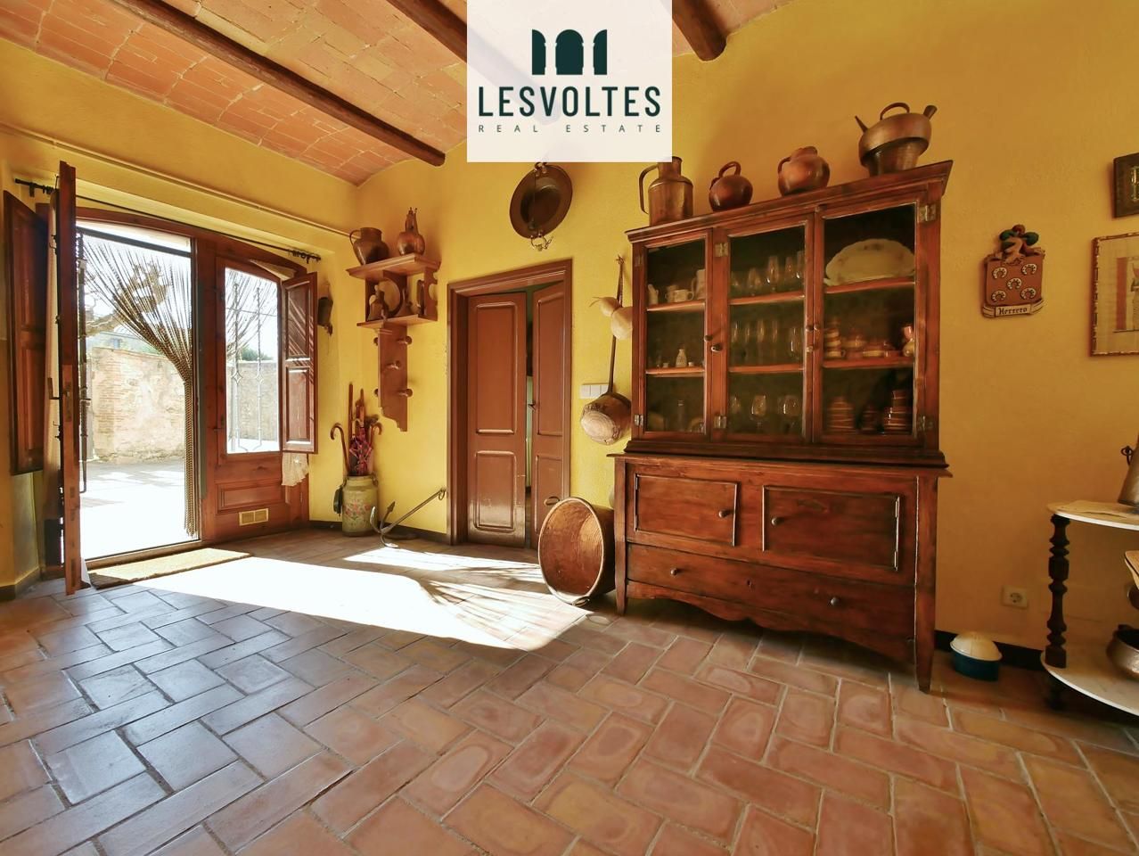 Cuina de Casa o xalet en venda en Ullastret amb Calefacció, Terrassa i Internet