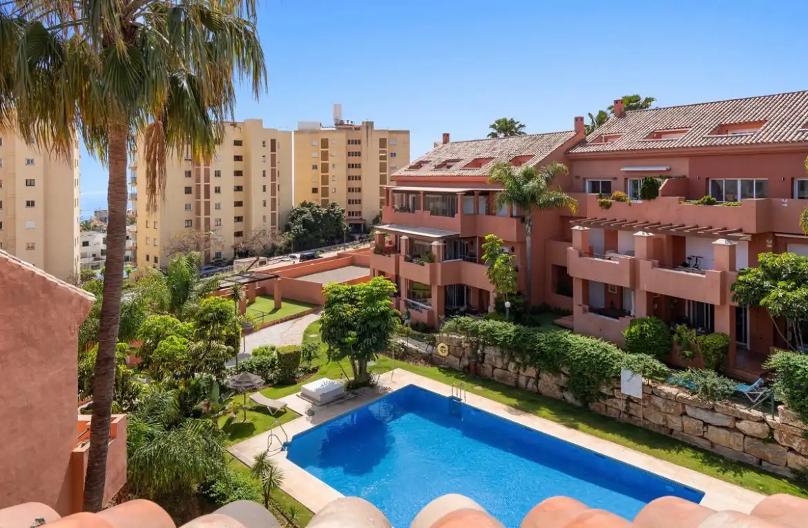 Wohnung mit Pool zum Verkauf in Estepona Pueblo