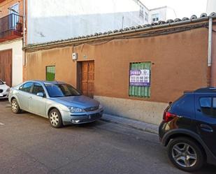 Exterior view of House or chalet for sale in Peñaranda de Bracamonte