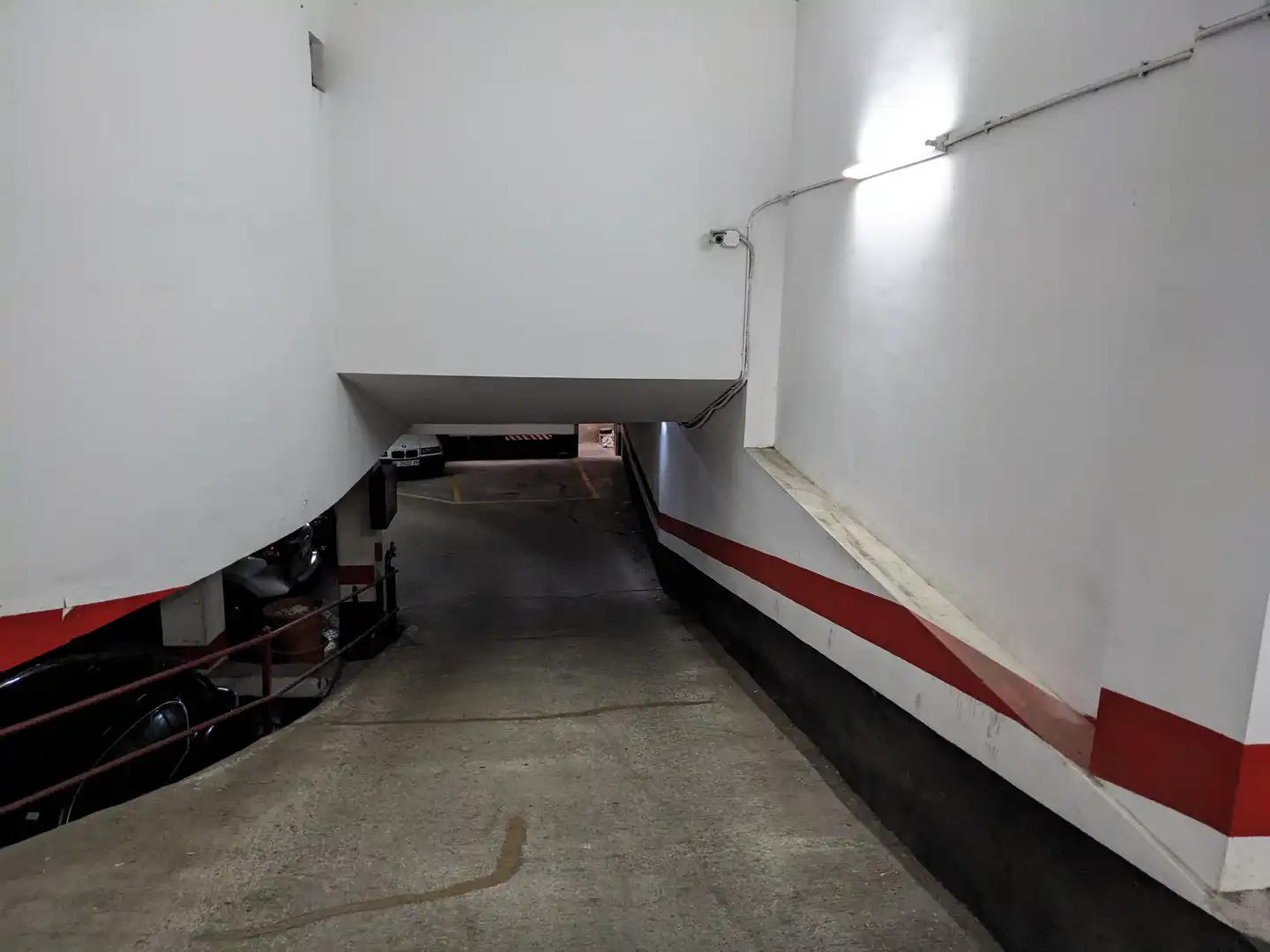 Garage for rent in Carrer de Berlín, 57, Barri de les Corts