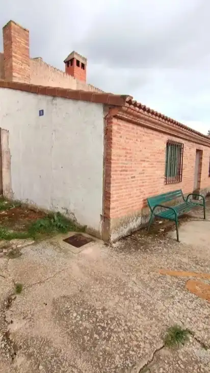 Exterior view of Houses for sale in Madrigalejo del Monte  with Furnished