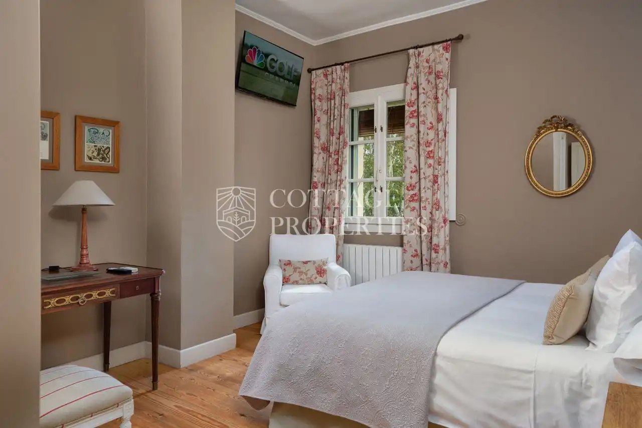 Habitación de Finca rústica en venta en Torroella de Fluvià con Aire acondicionado, Jardín privado y Terraza