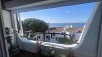 Vista exterior de Casa adosada en venda en Mijas amb Aire condicionat, Terrassa i Alarma