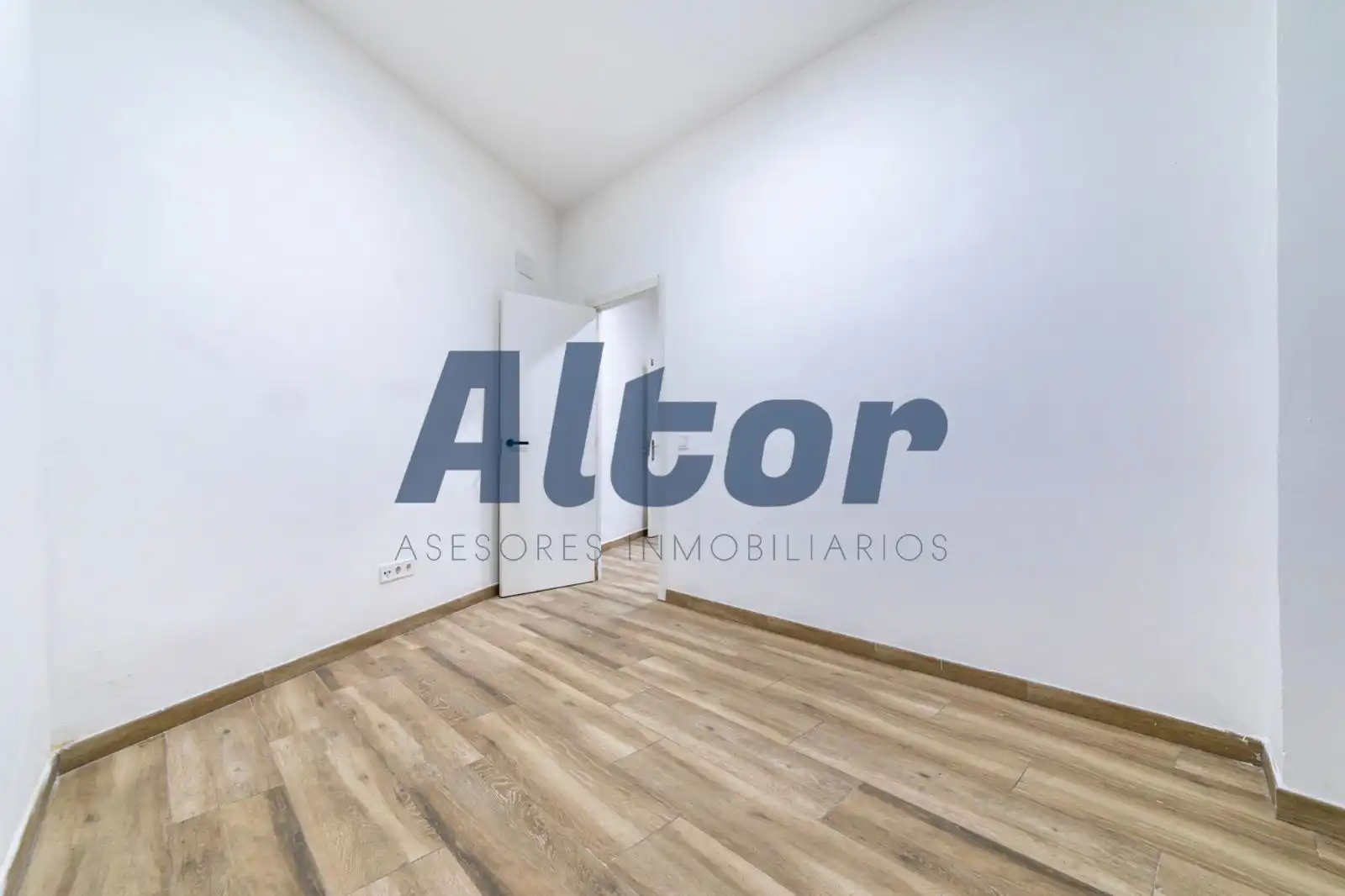 Habitación de Piso en venta en Madrid con Aire acondicionado y Amueblado