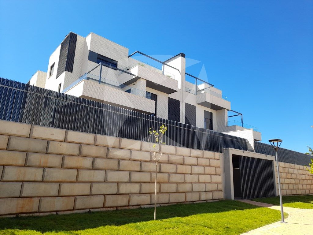 Attic to rent in Las Vaguadas