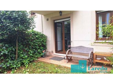 Flat with garden to rent in Calle Conde Albox 43