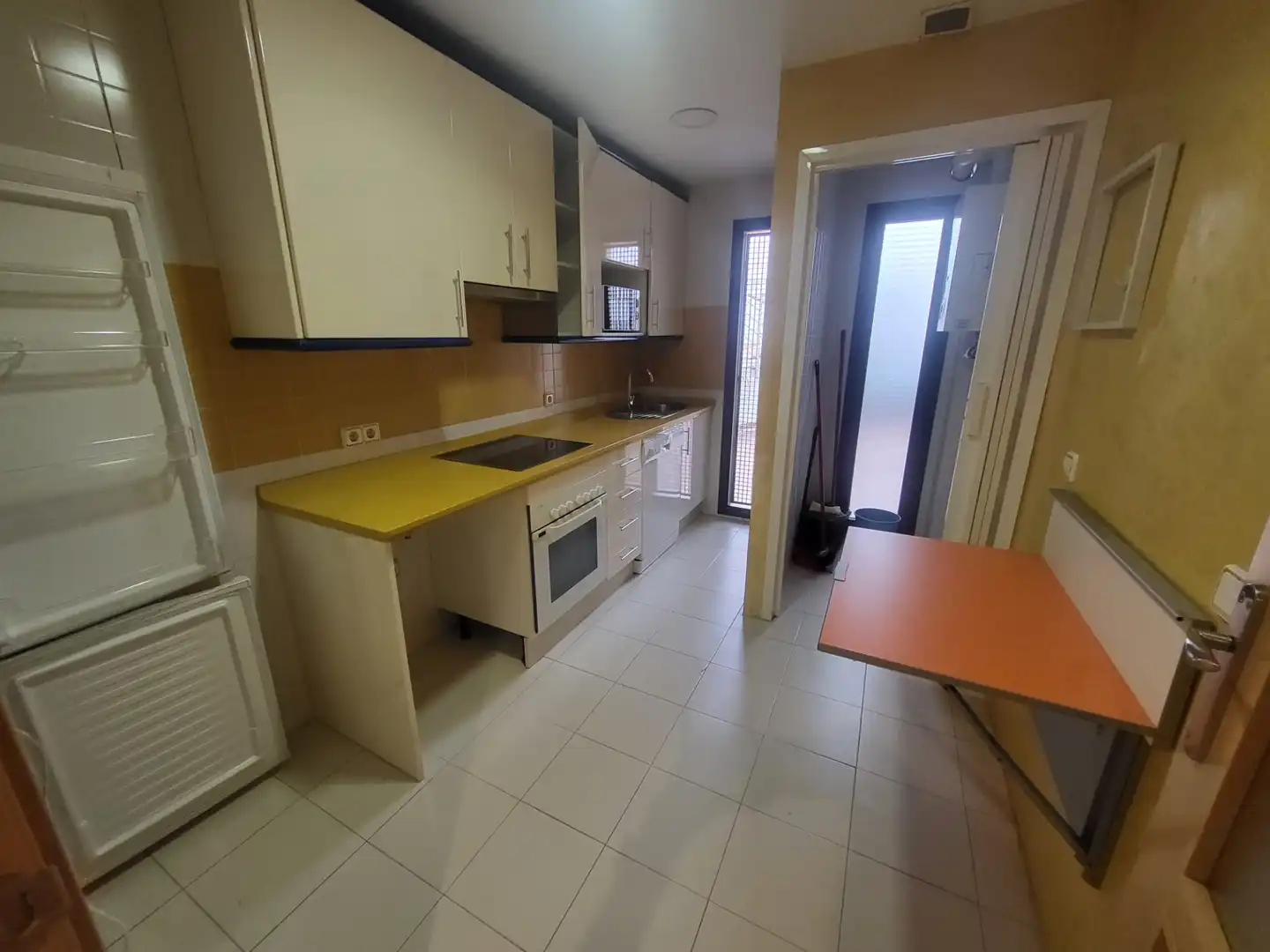 Kitchen of Apartments for rent in Badajoz  with Air Conditioner, Heating and Oven