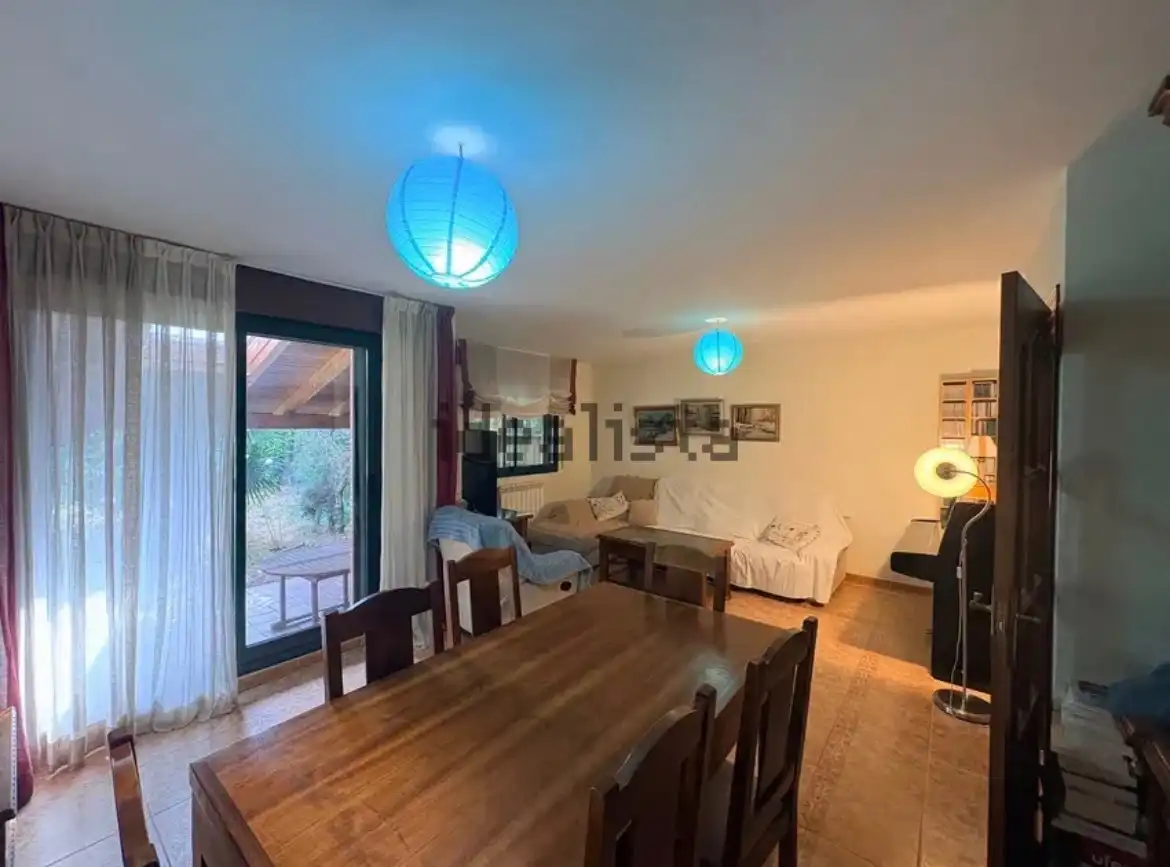 Sala d'estar de Casa o xalet en venda en Simancas amb Calefacció, Jardí privat i Traster