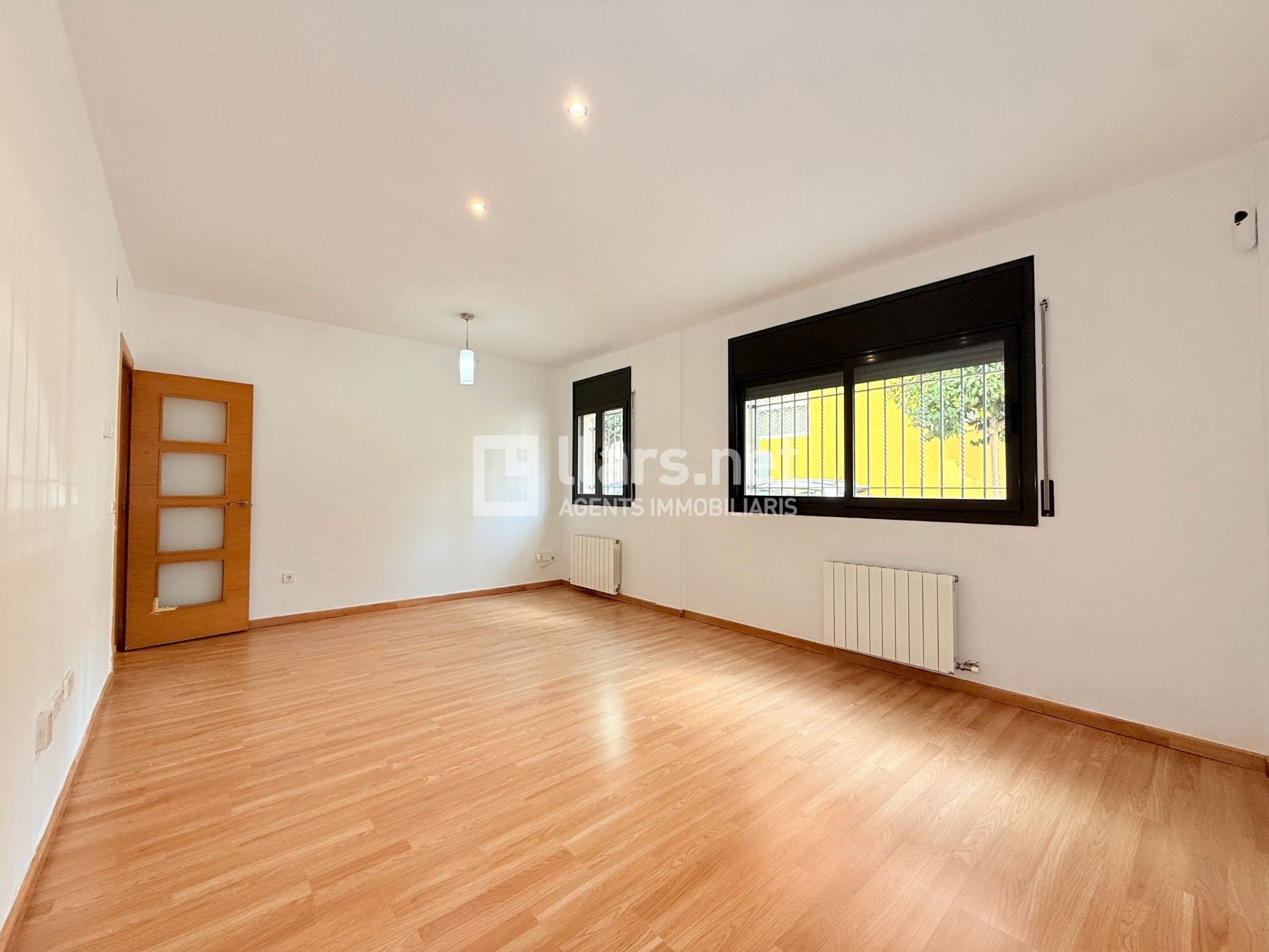 Living room of Flat for sale in Sant Pere de Ribes  with Heating and Parquet flooring