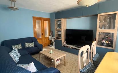Living room of Flat for sale in Vélez-Málaga  with Terrace, Storage room and Furnished