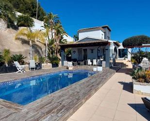 Piscina de Casa o xalet en venda en Calpe / Calp amb Aire condicionat, Calefacció i Jardí privat