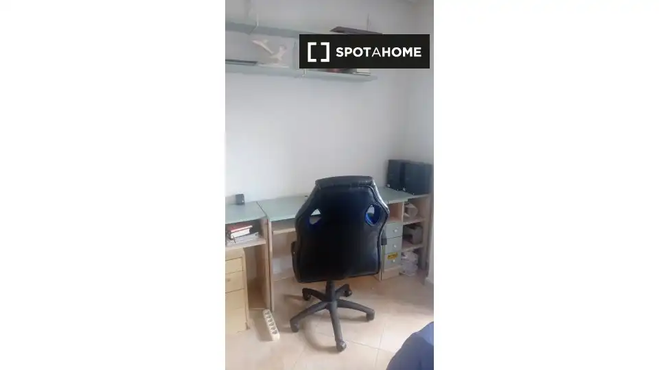 Room in Las Dehesillas - Vereda de los Estudiantes