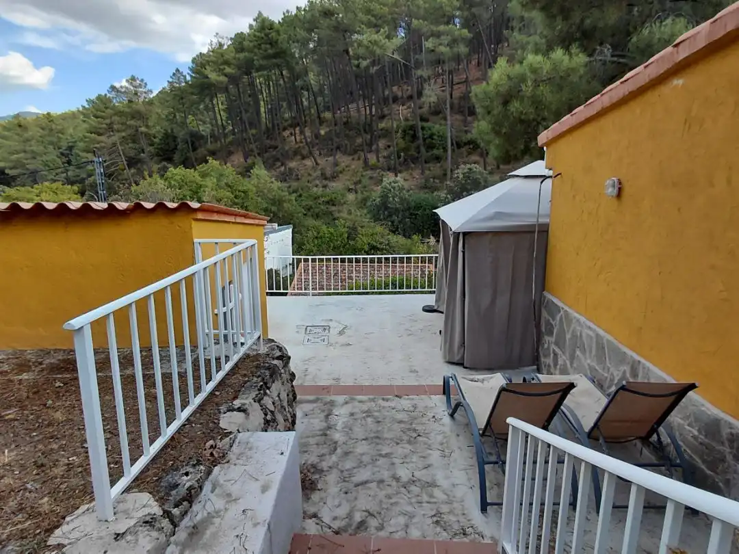 Terraza de Casa o chalet para compartir en Valdemaqueda con Calefacción, Jardín privado y Terraza