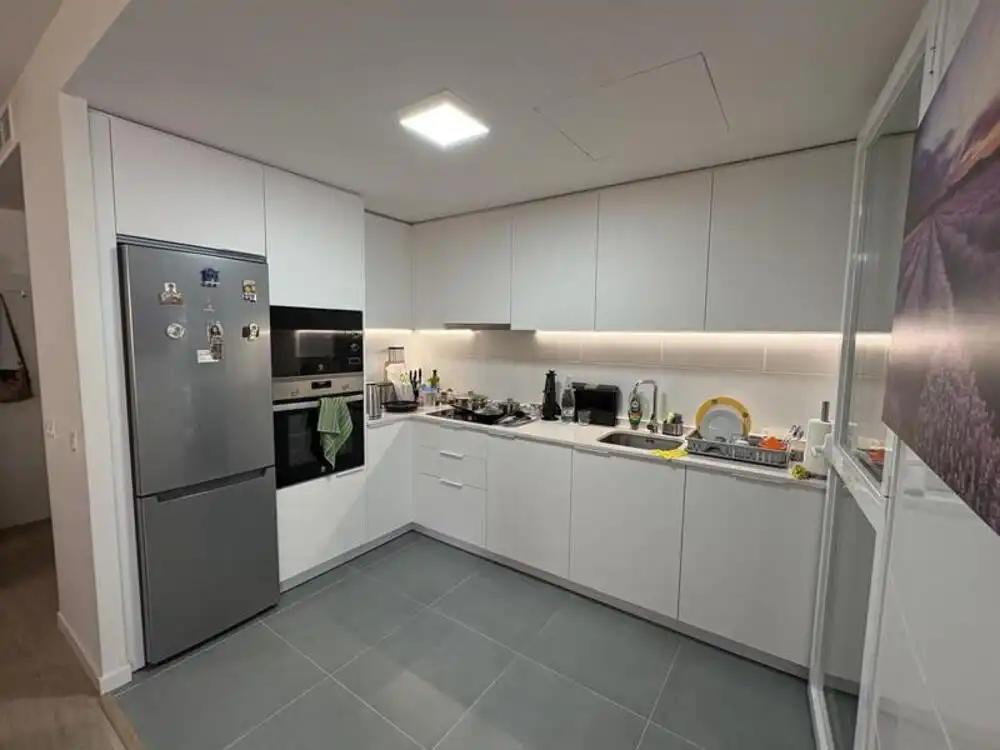 Cuina de Apartament de lloguer en Marbella amb Aire condicionat, Terrassa i Traster