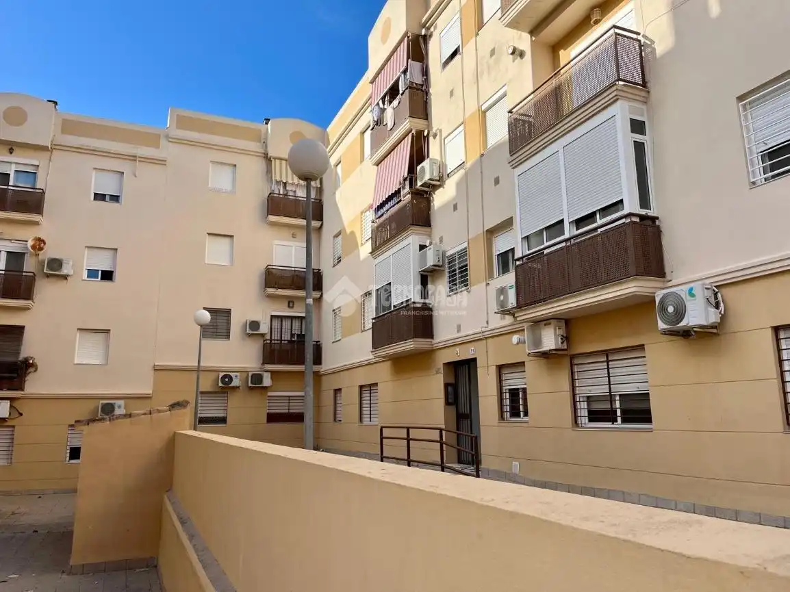 Vista exterior de Pis en venda en Chiclana de la Frontera amb Moblat