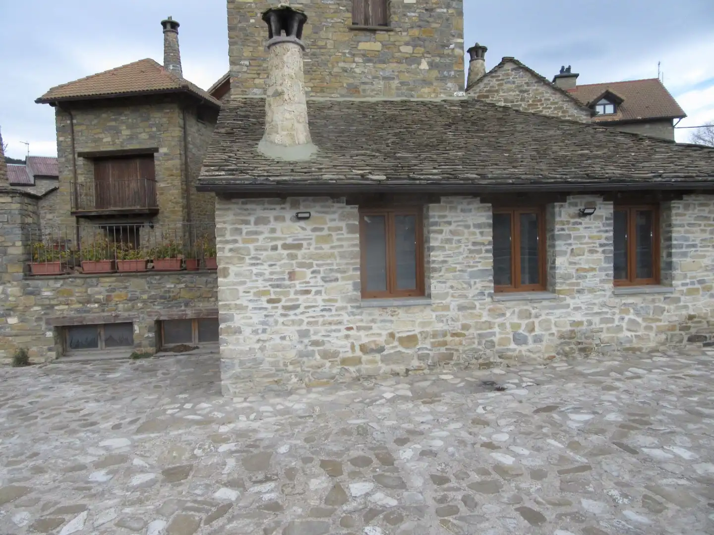 Vista exterior de Casa o chalet en venta en Castiello de Jaca con Calefacción, Jardín privado y Terraza