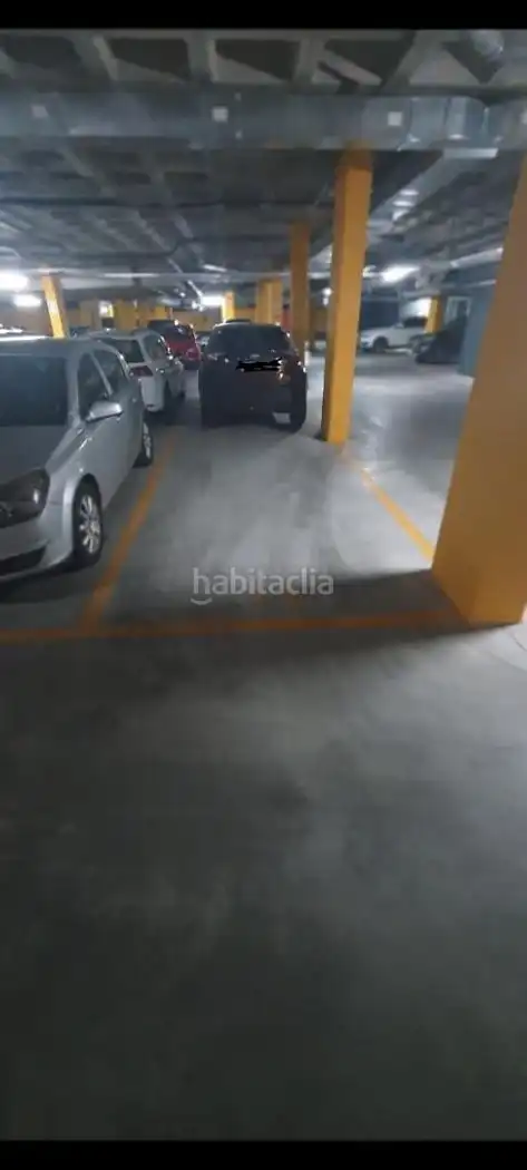 Einzelparkplatz zur Miete in Avenida Víctimas del Terrorismo 12, imagen 2
