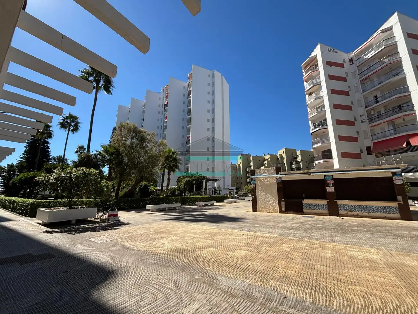 Außenansicht von Wohnung zum Verkauf in Salobreña mit Klimaanlage, Terrasse und Möbliert