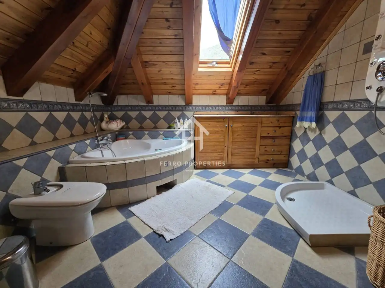 Baño de Casa o chalet en venta en Loja con Aire acondicionado, Calefacción y Jardín privado